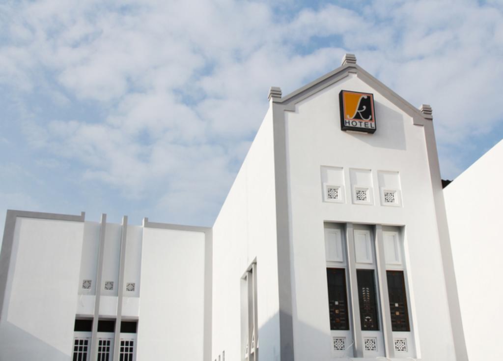 Hotel Koening Cirebon Ngoại thất bức ảnh