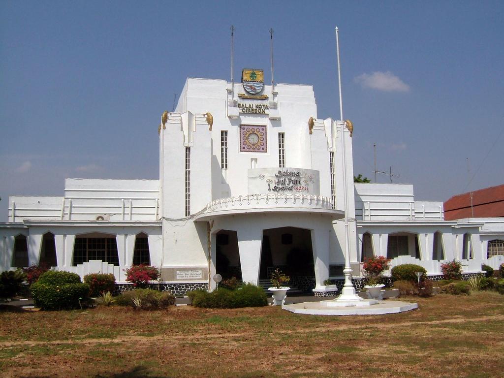 Hotel Koening Cirebon Ngoại thất bức ảnh